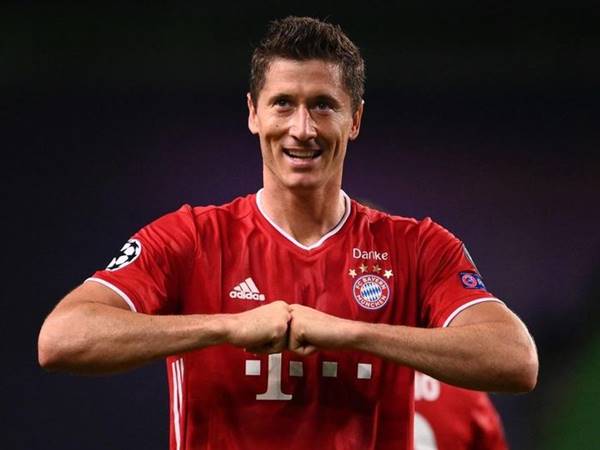 BĐQT 29/7: Sếp lớn Bayern tuyên bố tương lai Lewandowski