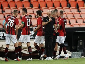 Tin bóng đá 12/8: AC Milan để thua đáng tiếc trước CLB Valencia