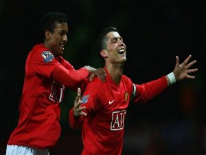 Bóng đá Quốc tế chiều 18/7: Ronaldo từ chối nói chuyện với Nani