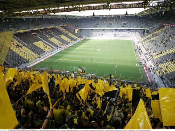 Vai trò của Signal Iduna Park đối với bóng đá Đức và thế giới