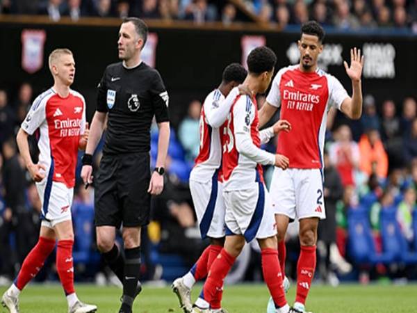 Tin CLB Arsenal: Một đội hình mới đá Palace