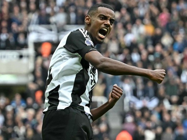 BĐ Anh: Newcastle trong nỗi nhớ Isak tìm mũi nhọn thay thế