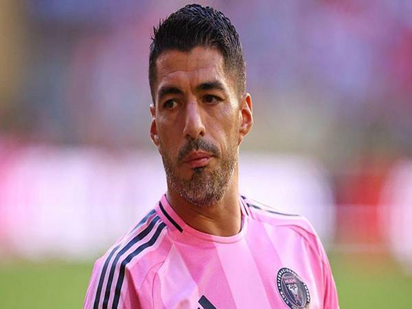 Luis Suárez (2013 – suýt gia nhập Arsenal)